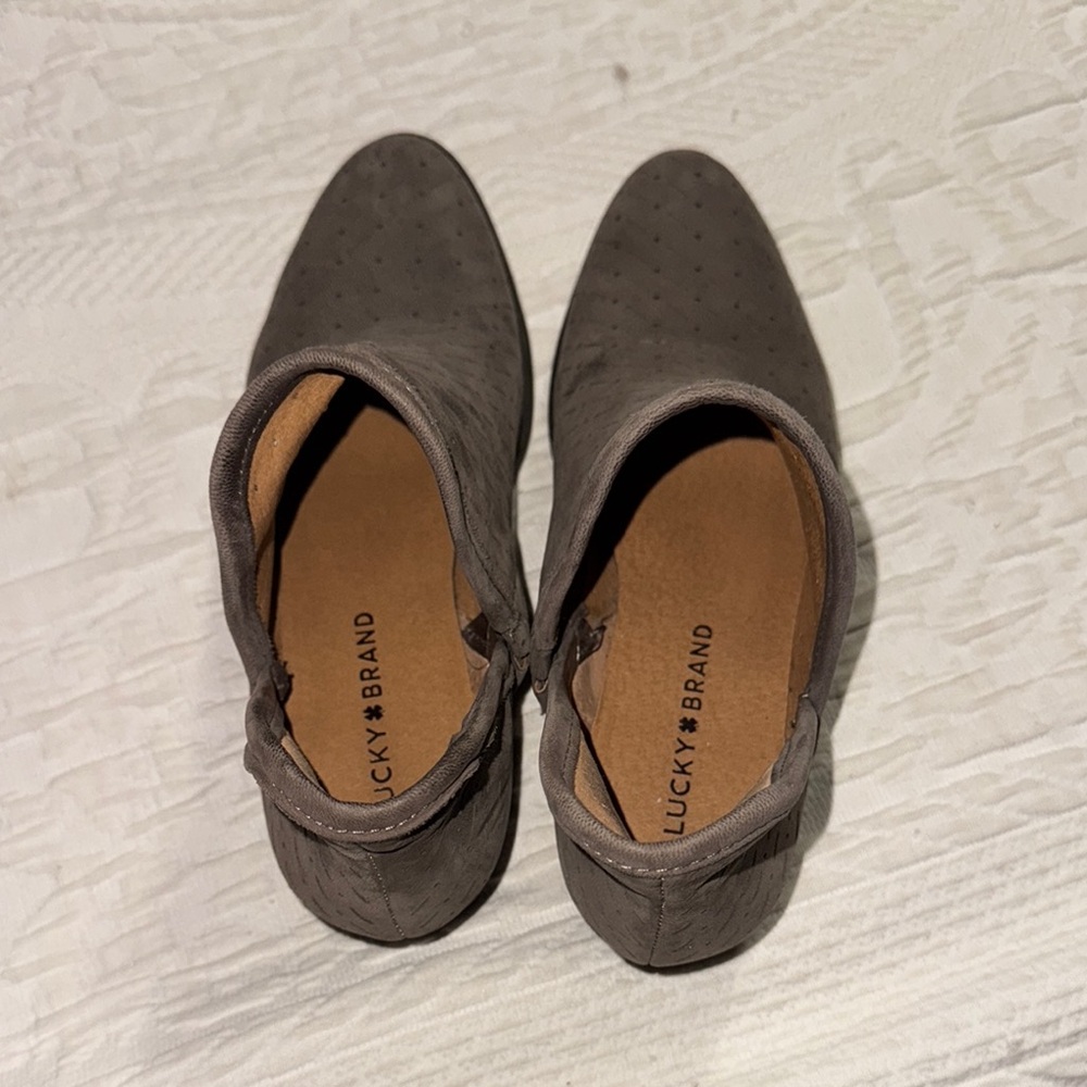 Lucky Brand Gray Ankle Booties Suede-Like Finish